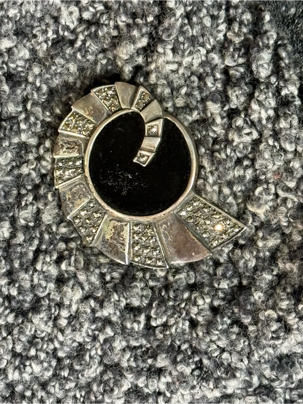 St John Fall 2010 Boucle Vest Womens S Wool Cashmere Gray Zip Knit Brooch USA
